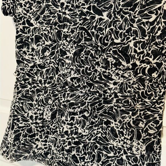 Style & Co. Black and White Fitted Blouse with V-Neck - Picture 8 of 8